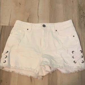 Angel kiss white shorts